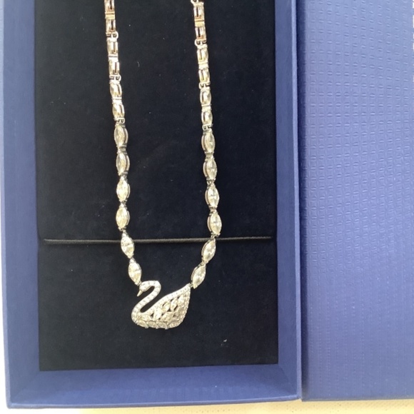 Swarovski swan necklace, NWT - Picture 2 of 7